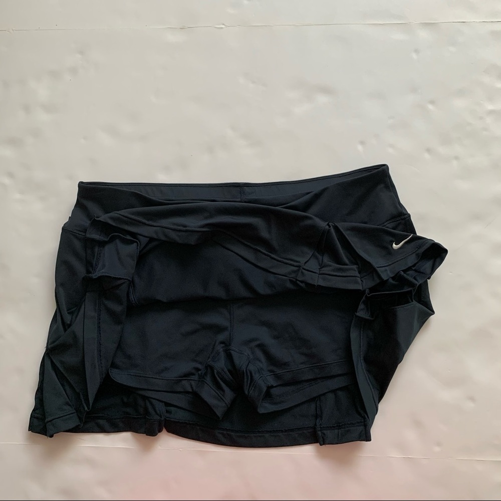 Nike skirt - Picture 2 of 4